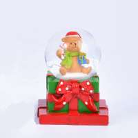 Newest polyresin christmas decoration holiday gifts funny wedding snow globe